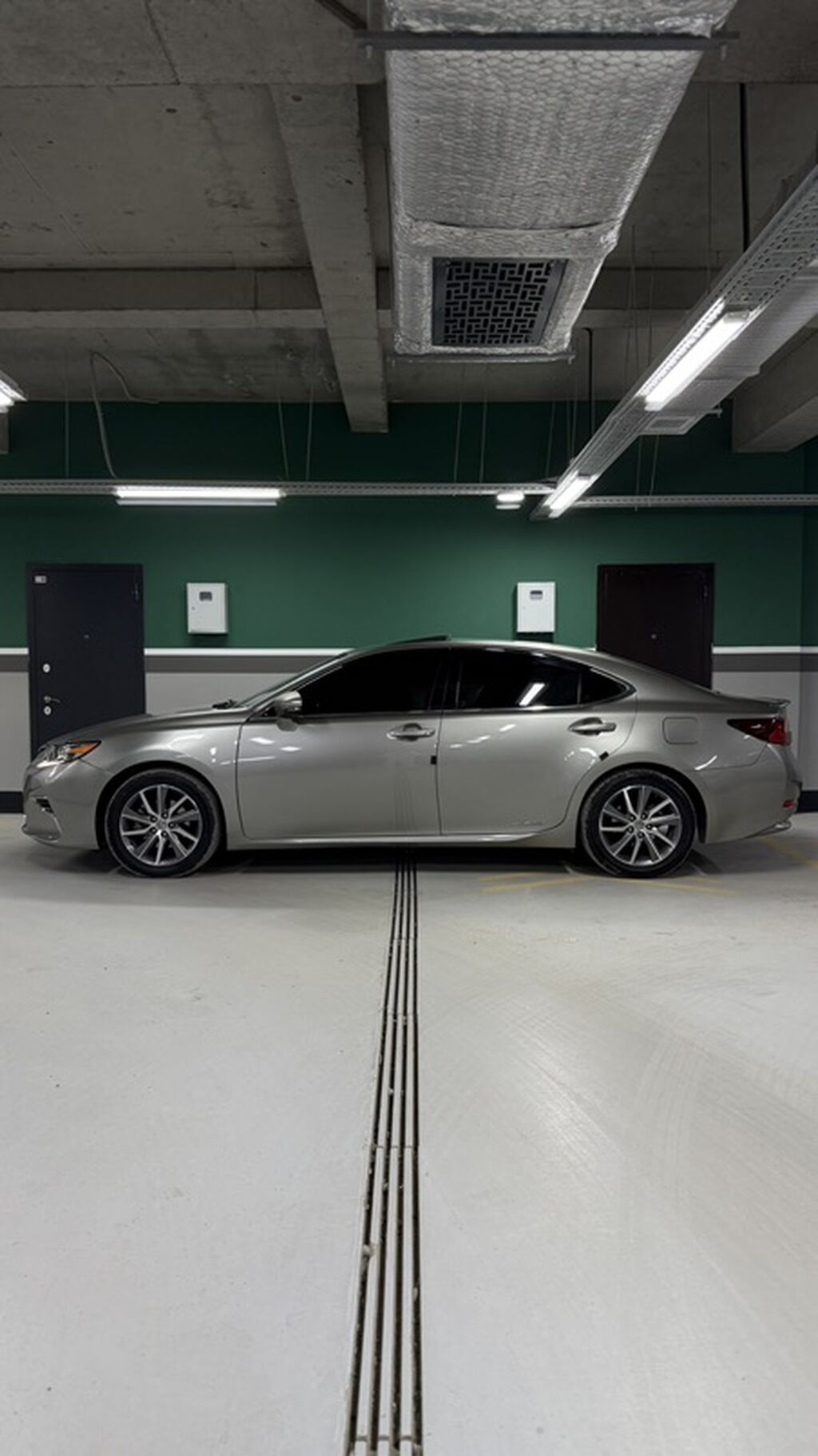 Lexus ES: 2016 г., 2.5 л, Автомат, Гибрид, Седан: фото 8