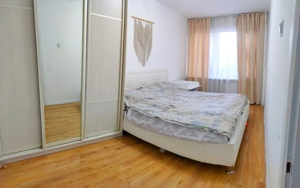 2 комнаты, 76 м², БГУ 106 серия улучшенная, 4 этаж, Косметический ремонт: фото 3
