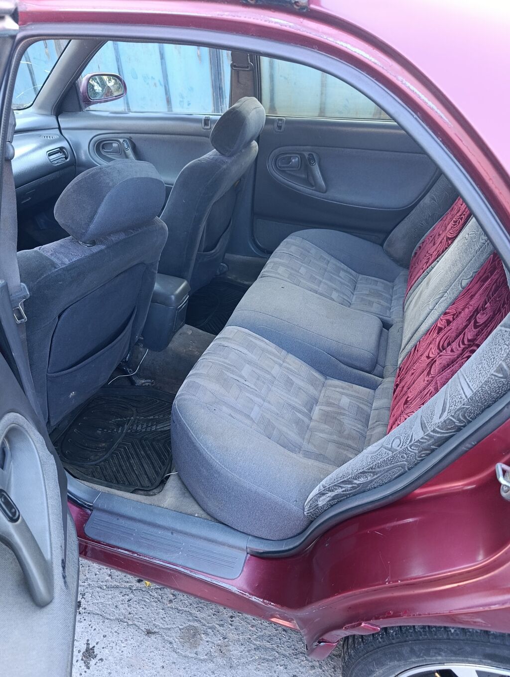 Mazda 626: 1992 г., 2 л, Бензин, Седан: фото 7