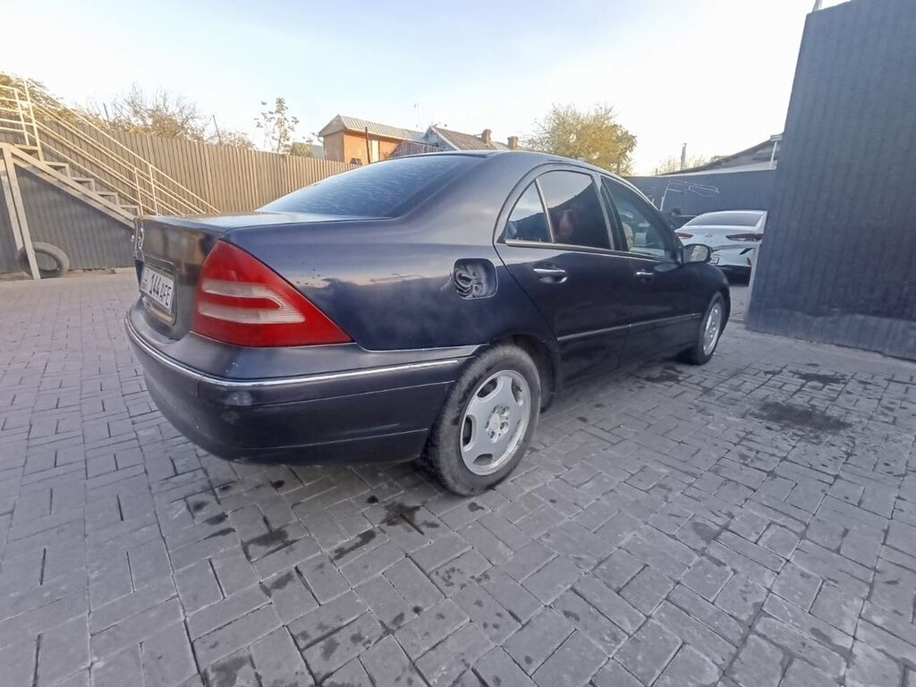 Mercedes-Benz C-Class: 2000 г., 3.2 л, Автомат, Бензин, Седан: фото 4