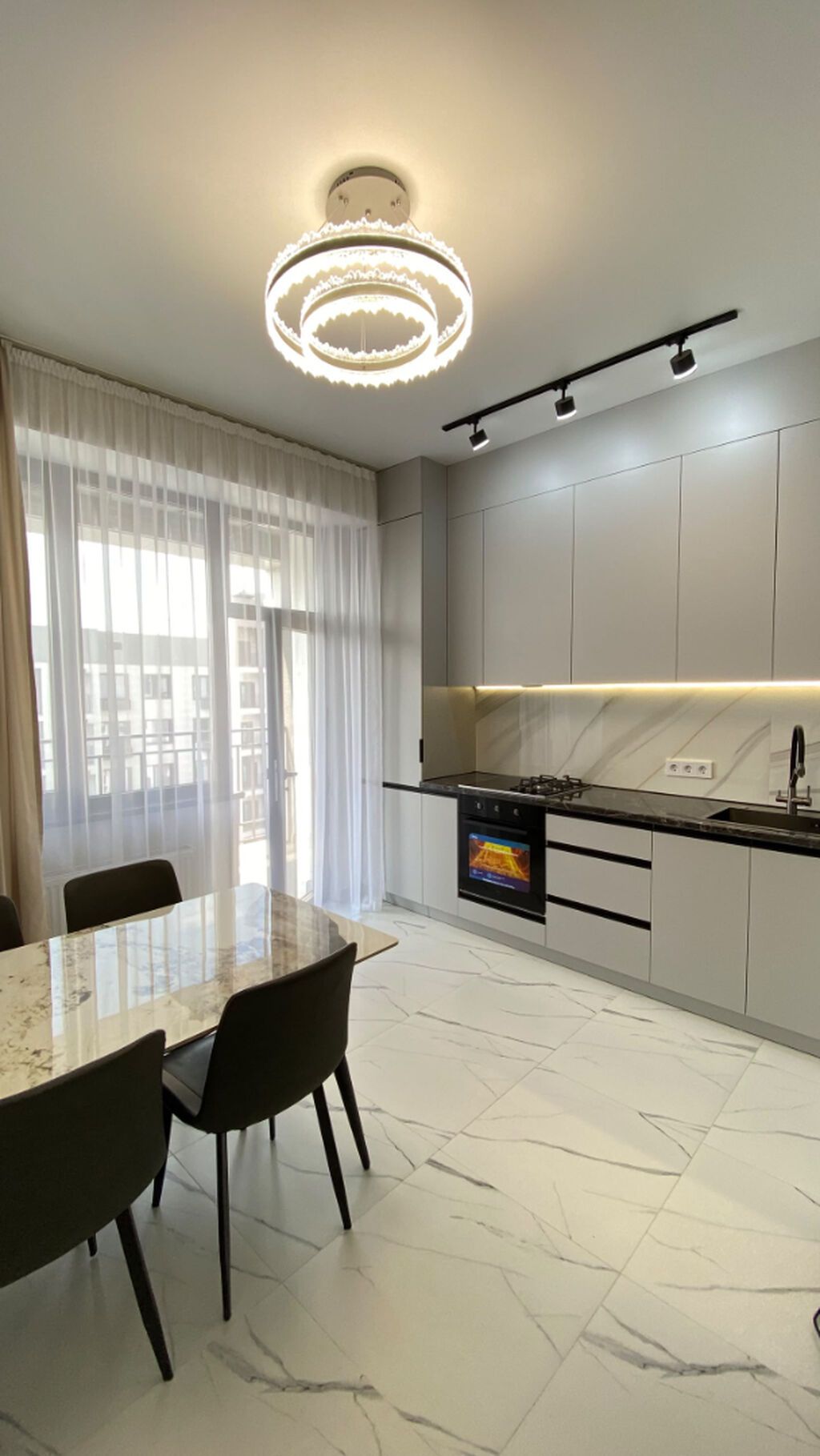 1 комната, 42 м², Южная Магистраль Элитка, 15 этаж, Дизайнерский ремонт: фото 2