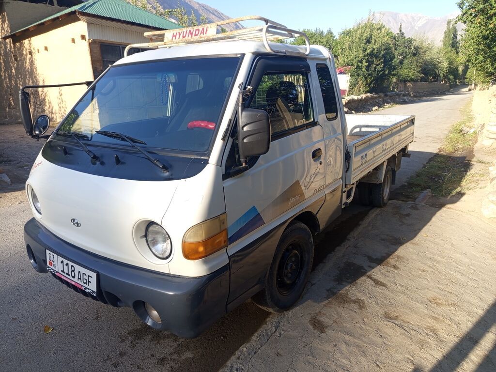 Hyundai Porter (Porter I) — компактный бортовой грузовик. Адрес: фото 3