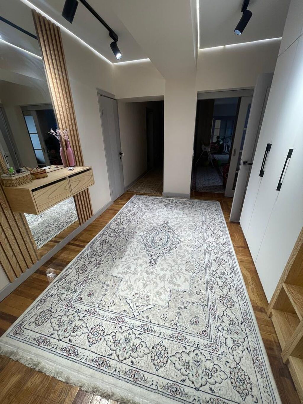 4 комнаты, 92 м², Золотой квадрат Индивидуалка, 8 этаж, Свежий ремонт: фото 3