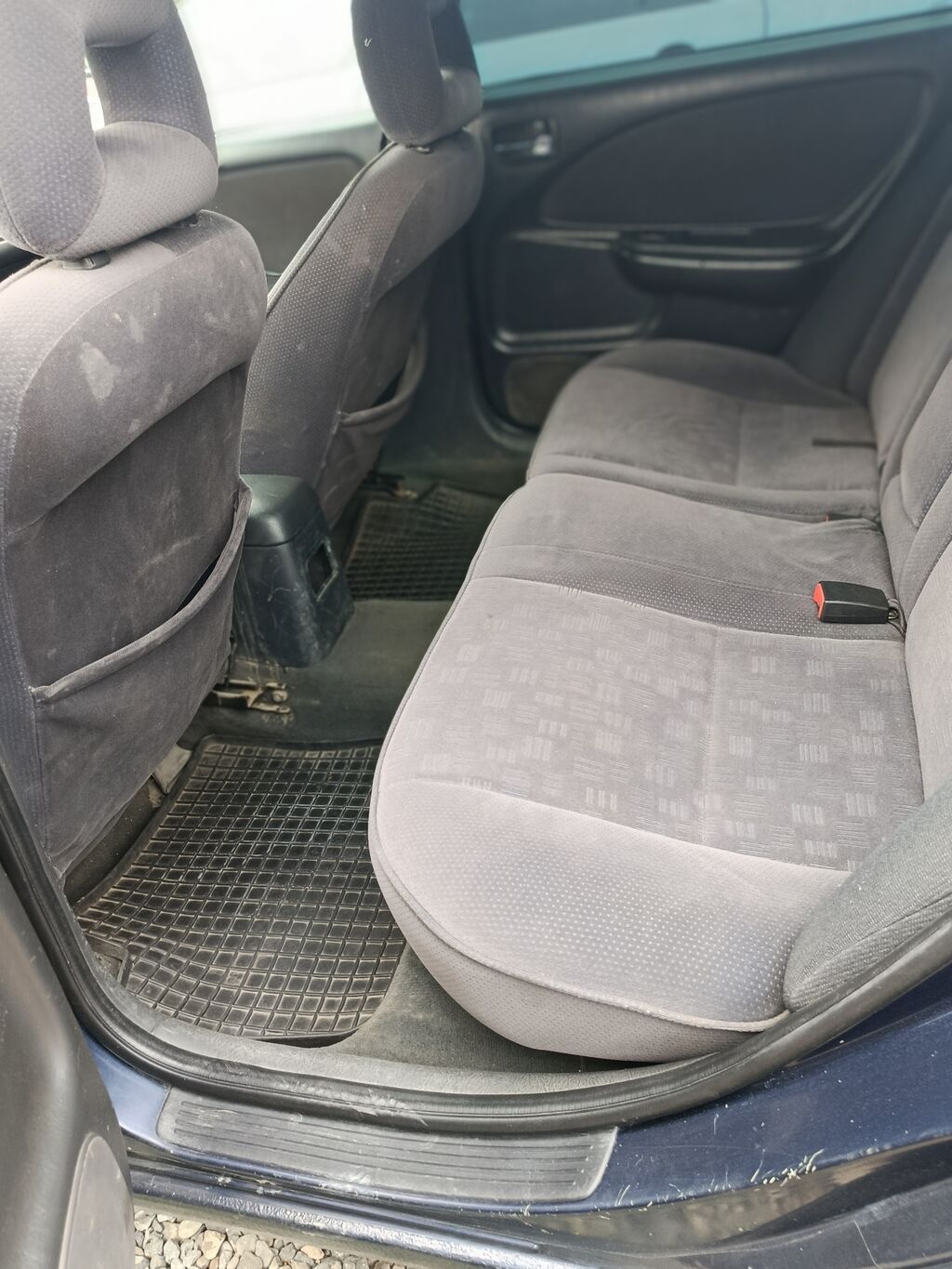 Toyota Avensis: 2001 г., 1.8 л, Автомат, Бензин, Лифтбек: фото 5