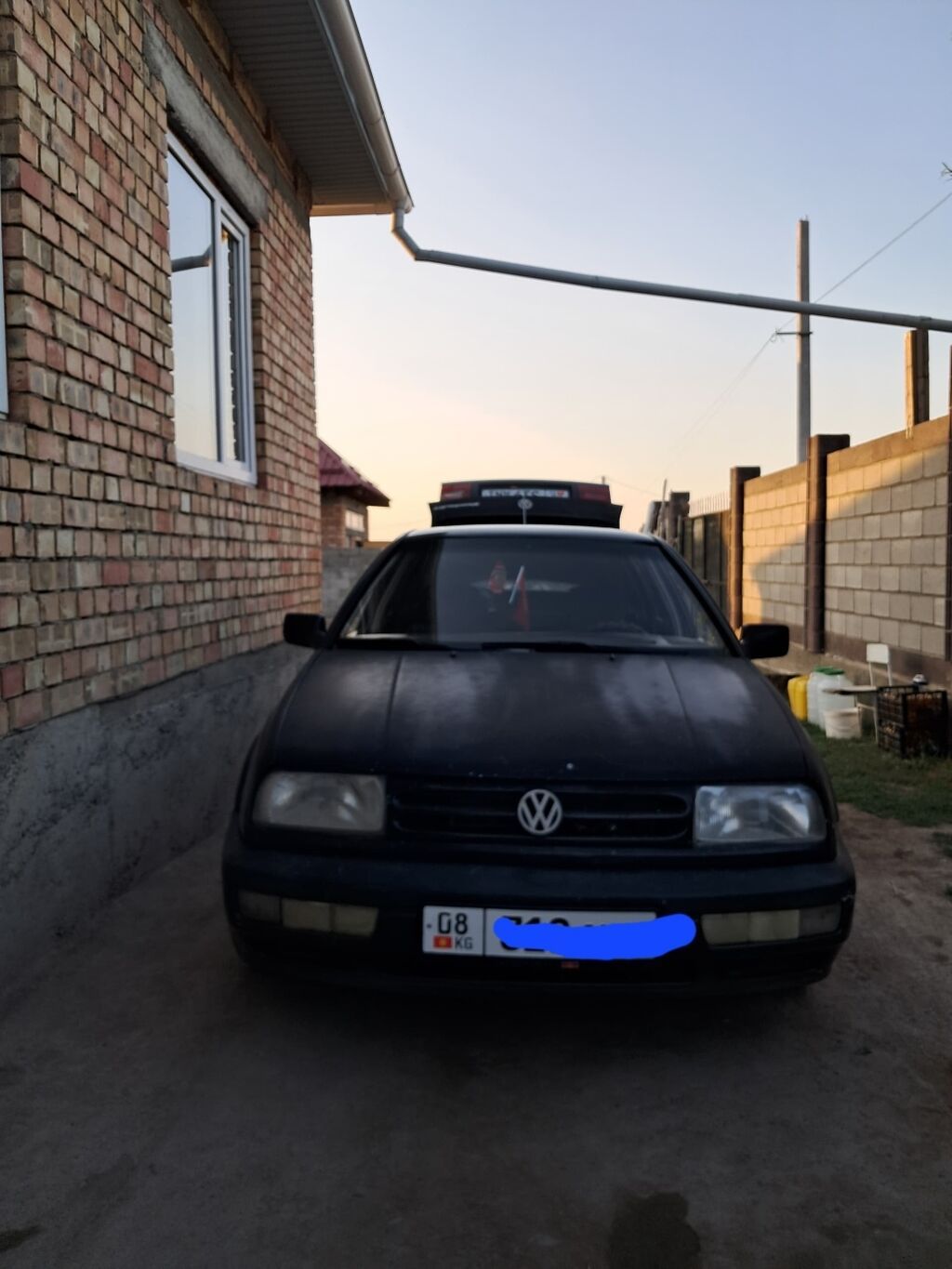 Volkswagen Vento: 1994 г., 1.8 л, Механика, Бензин, Седан: фото 4
