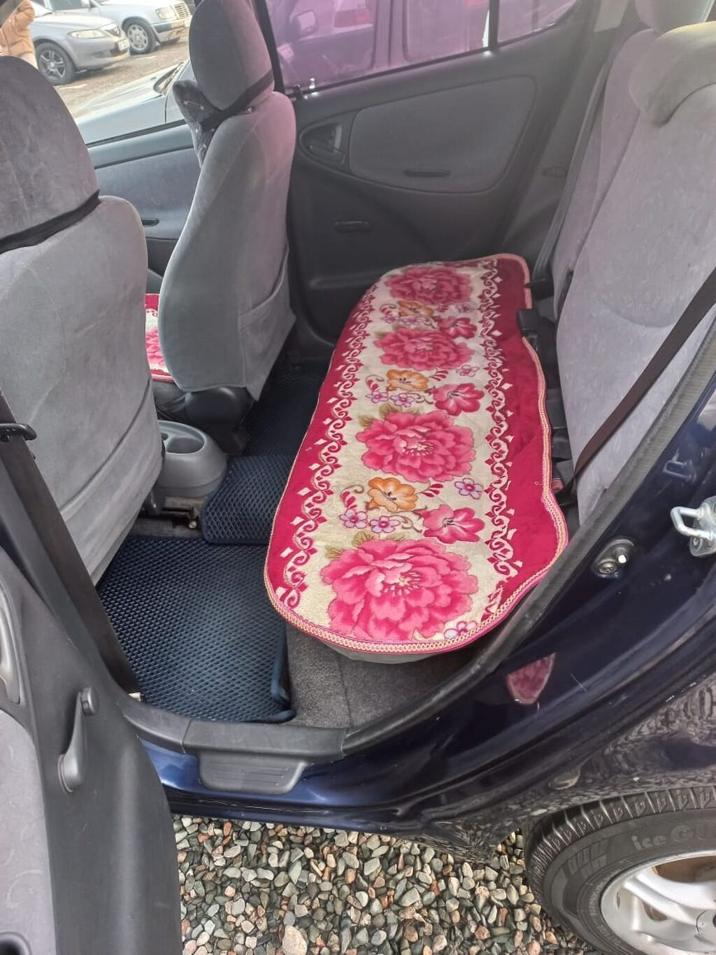 Toyota Yaris: 2000 г., 1.3 л, Автомат, Бензин, Хэтчбэк: фото 4
