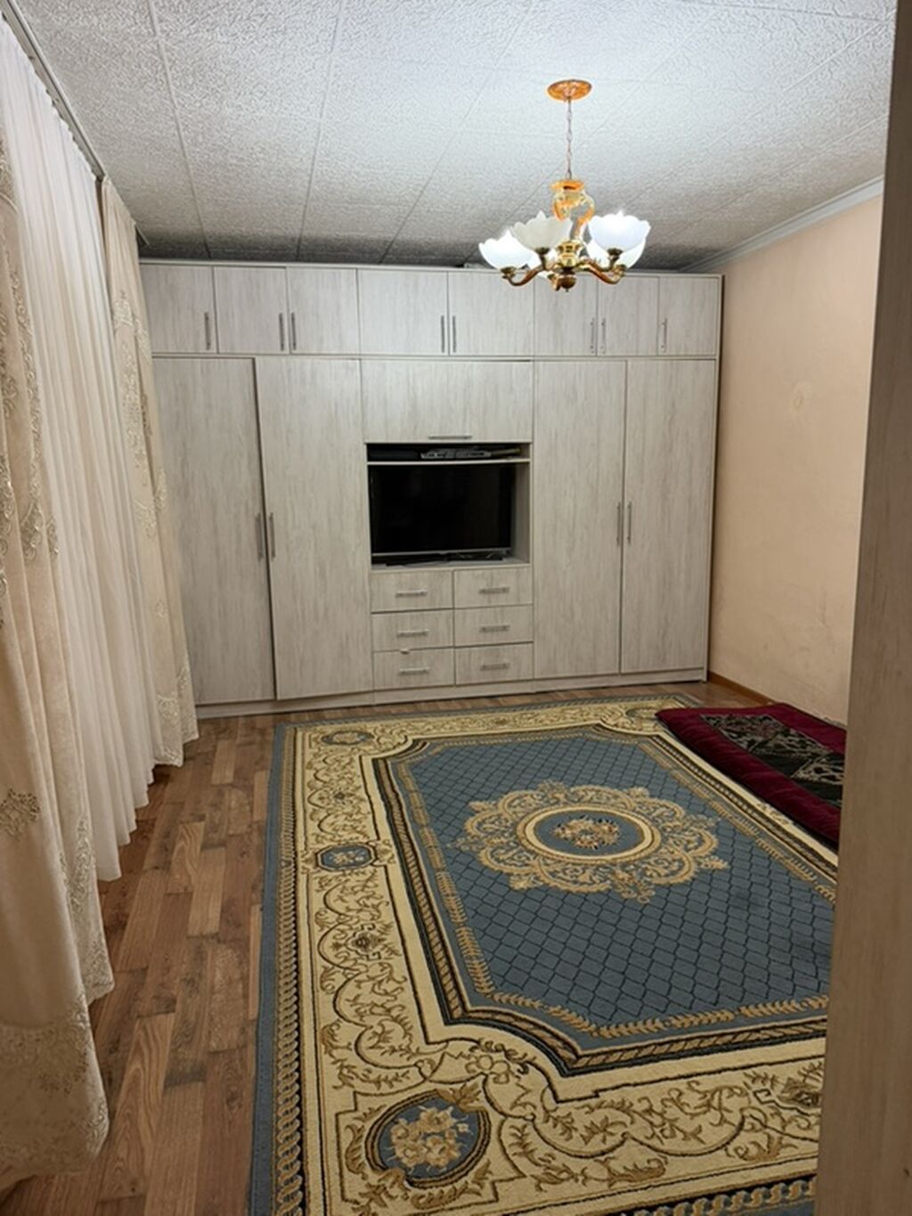 Дом на первой линии, вдоль центральной дороги. - Планировка: Дом: фото 3