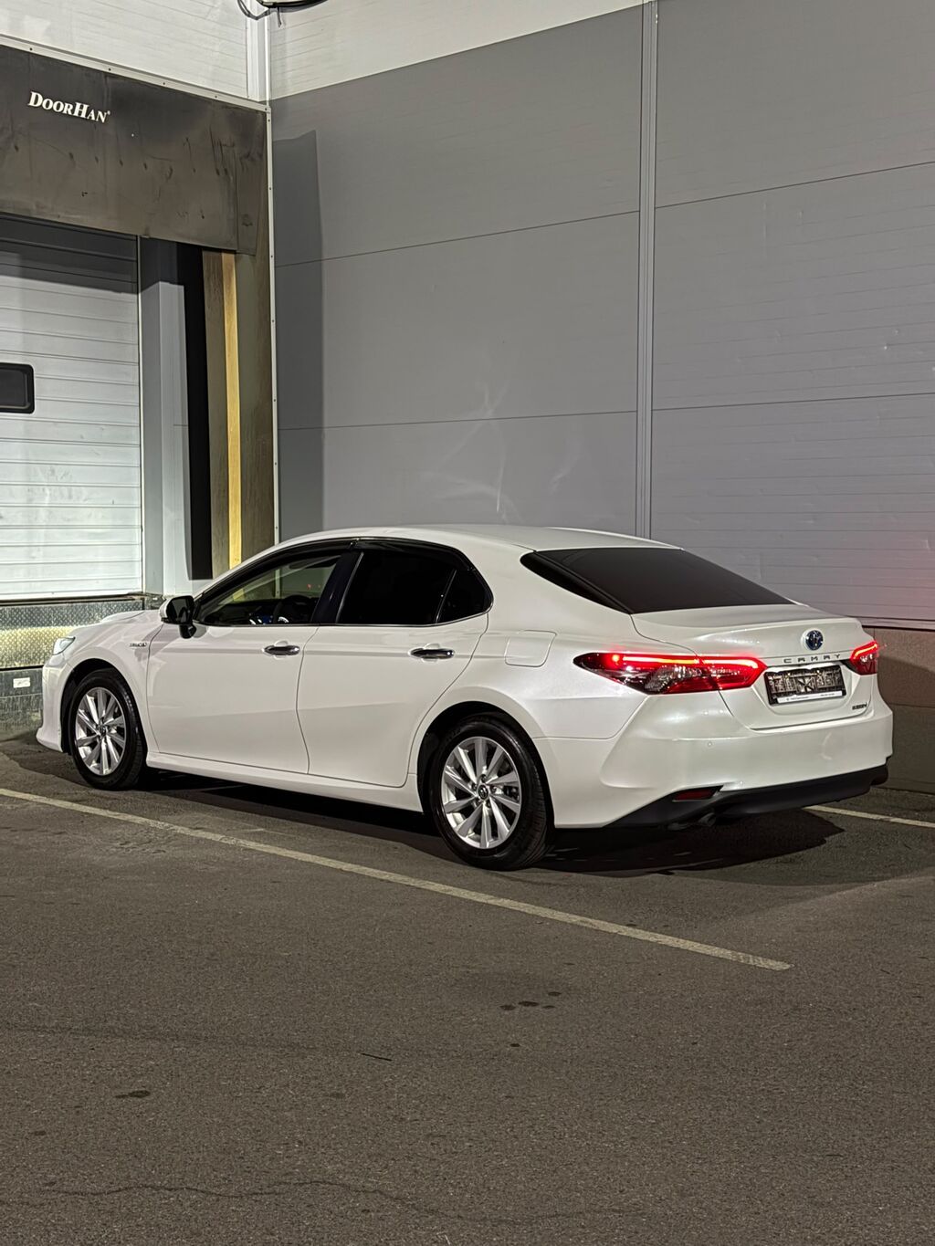 Toyota Camry: 2022 г., 2.5 л, Вариатор, Гибрид, Седан: фото 3