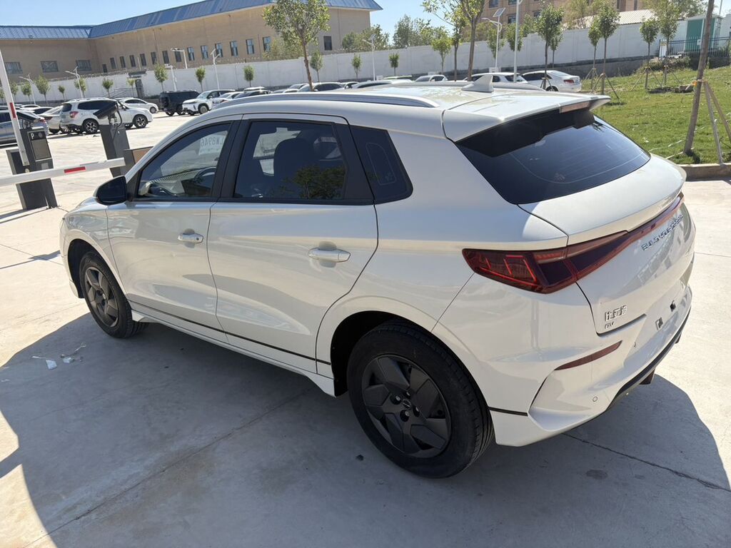 BYD E2: 2023 г., Автомат, Электромобиль, Хэтчбэк: фото 6