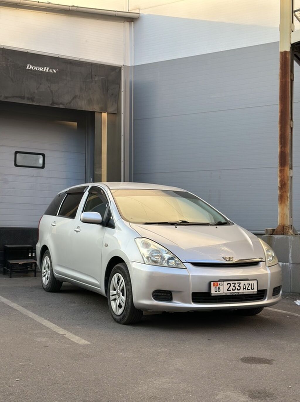 Toyota WISH: 2003 г., 1.8 л, Автомат, Бензин, Минивэн: фото 2