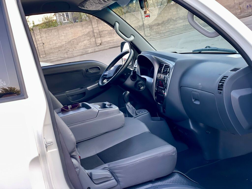 Kia BONGO: 2020 г., 2.4 л, Механика, Газ: фото 6