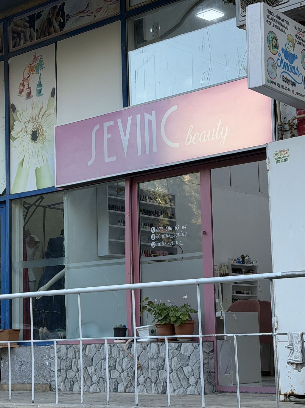 Dırnaq ustası tələb olunur, Yerin icarəsi, 1-2 illik təcrübə, Təlim
