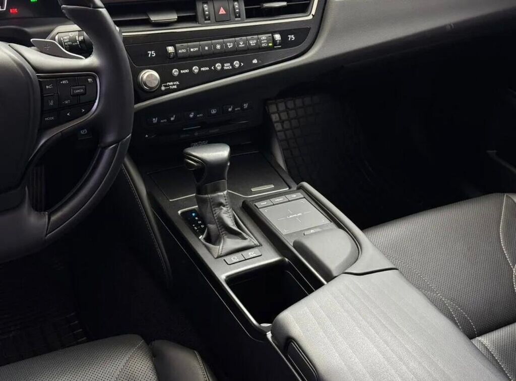 Lexus ES: 2022 г., 2.5 л, Вариатор, Гибрид, Седан: фото 4