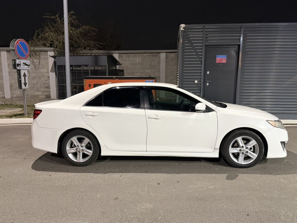 Toyota Camry: 2013 г., 2.5 л, Автомат, Бензин, Седан: фото 2