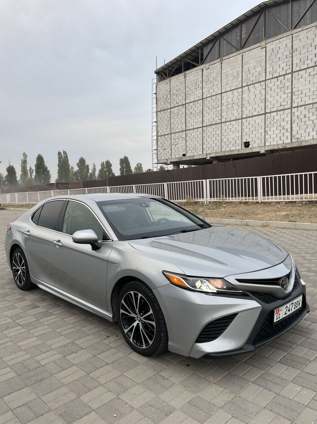 Toyota Camry: 2020 г., 2.5 л, Автомат, Бензин, Седан: фото 2
