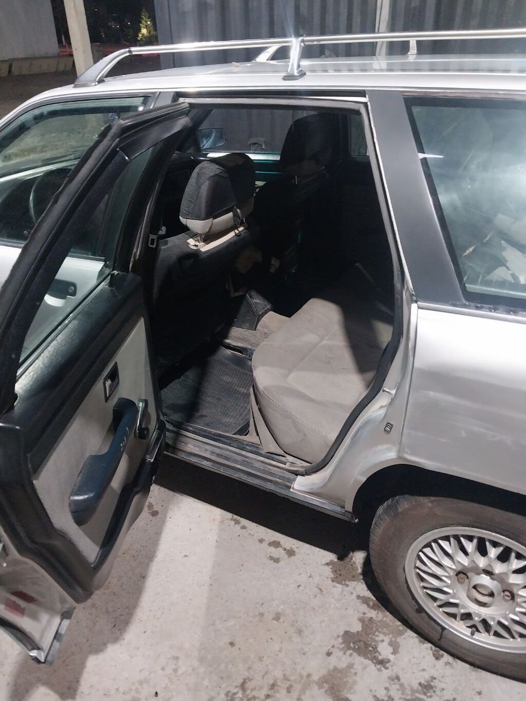 Audi 100: 1990 г., 2.3 л, Механика, Бензин, Универсал: фото 5