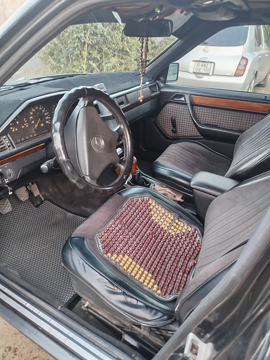 Mercedes-Benz W124: 1992 г., 2.3 л, Механика, Бензин, Седан: фото 4