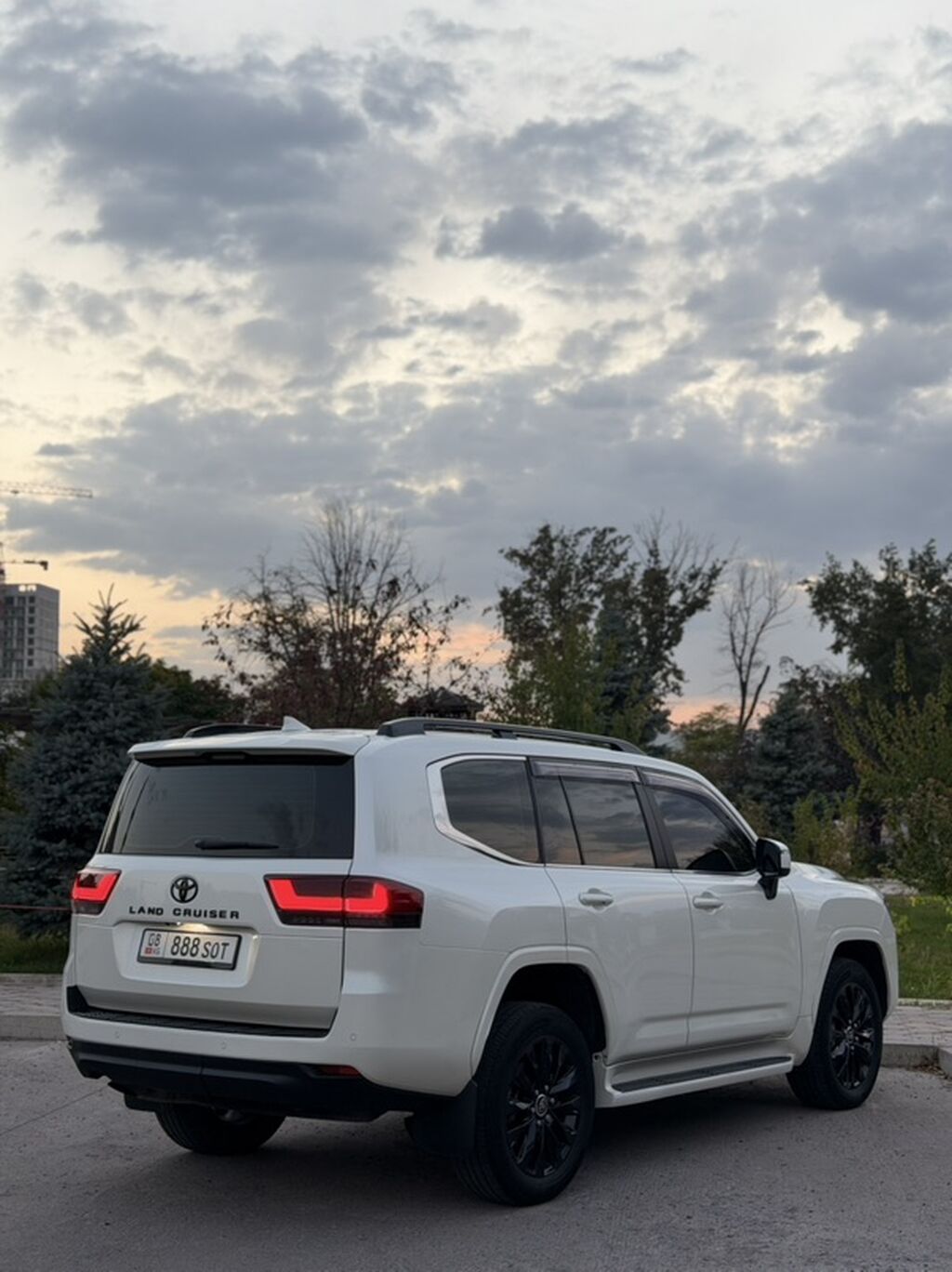 Toyota Land Cruiser: 2022 г., 3.5 л, Автомат, Бензин, Внедорожник: фото 8