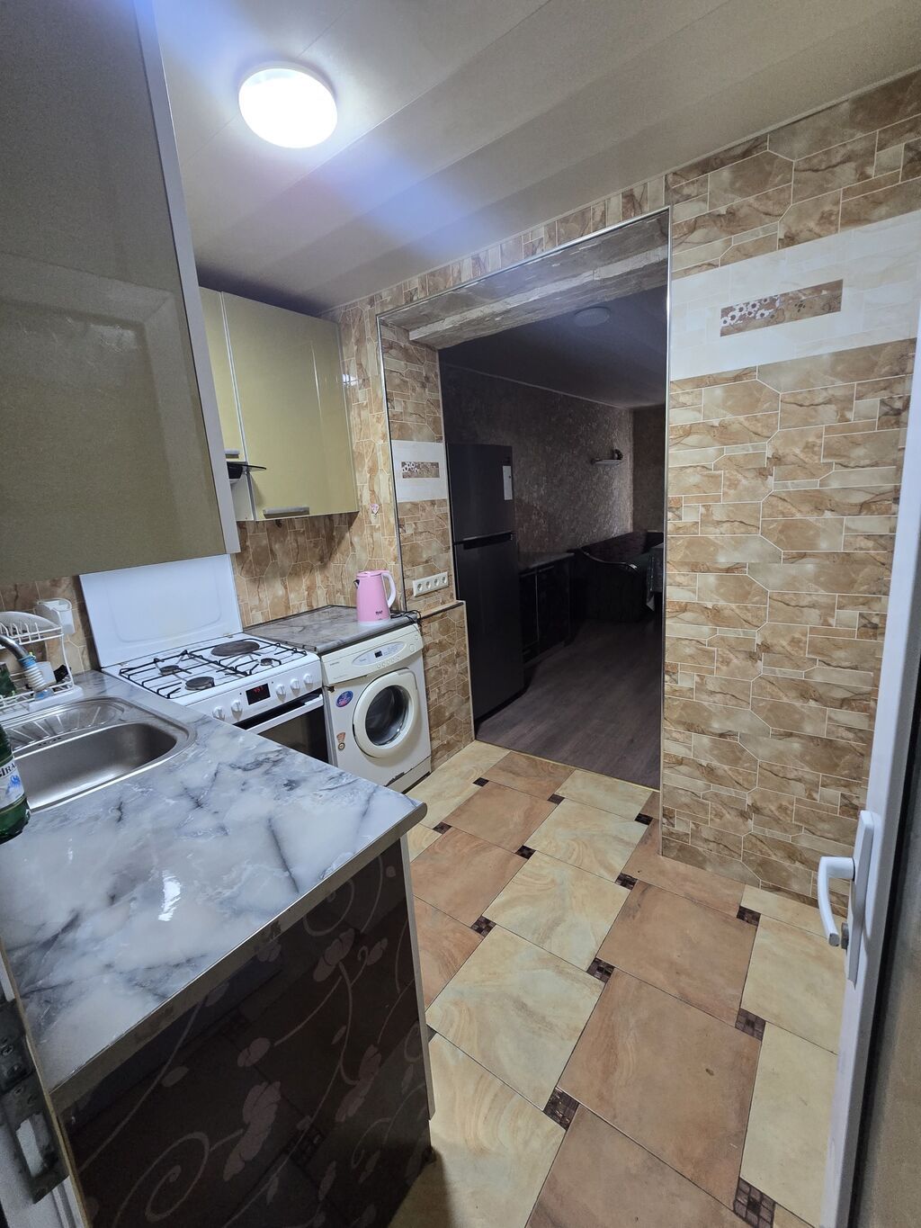 Kirayə verilir! Aylıq 1000 AZN 4 otaqlı, 75 m², ikinci əl mənzil