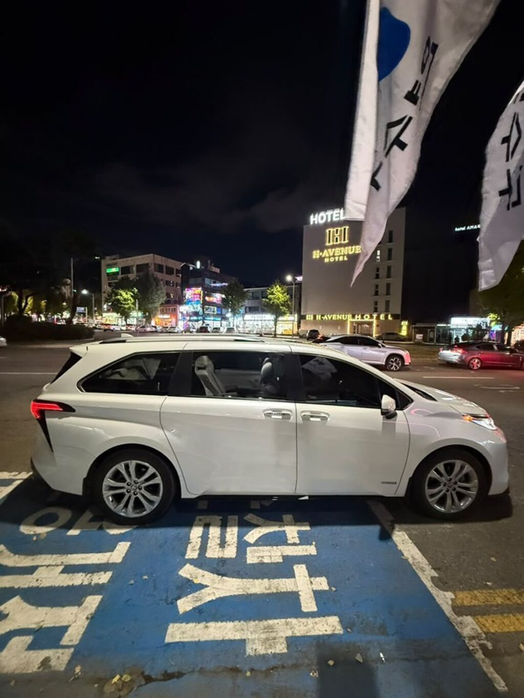Toyota Sienna: 2021 г., Гибрид, Минивэн: фото 5