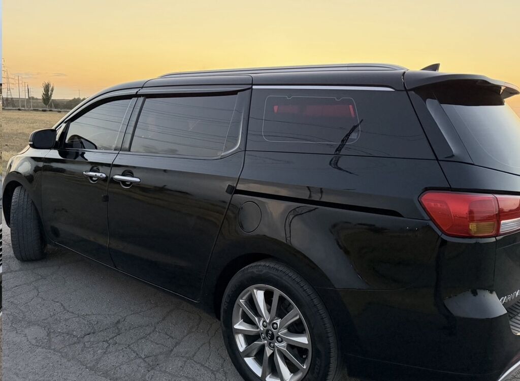 Kia Carnival: 2017 г., 2.2 л, Автомат, Дизель, Минивэн: фото 3