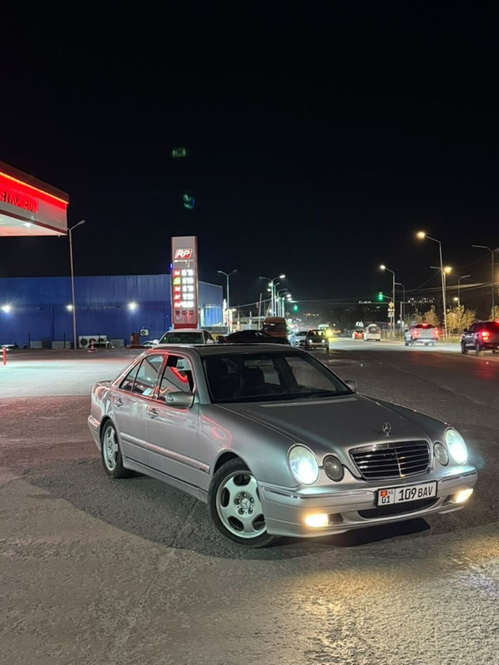 Mercedes-Benz E-Class: 2001 г., 3.2 л, Автомат, Дизель, Седан: фото 3