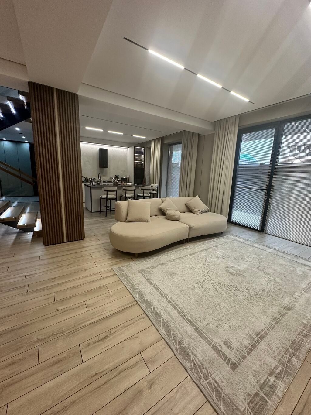 220 м², 6 комнат, Юг-2 мкр: фото 7