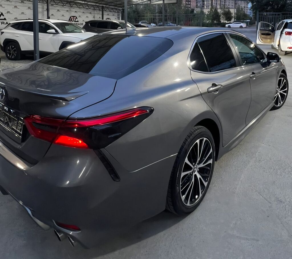 Toyota Camry: 2019 г., 2.5 л, Автомат, Бензин, Седан: фото 3