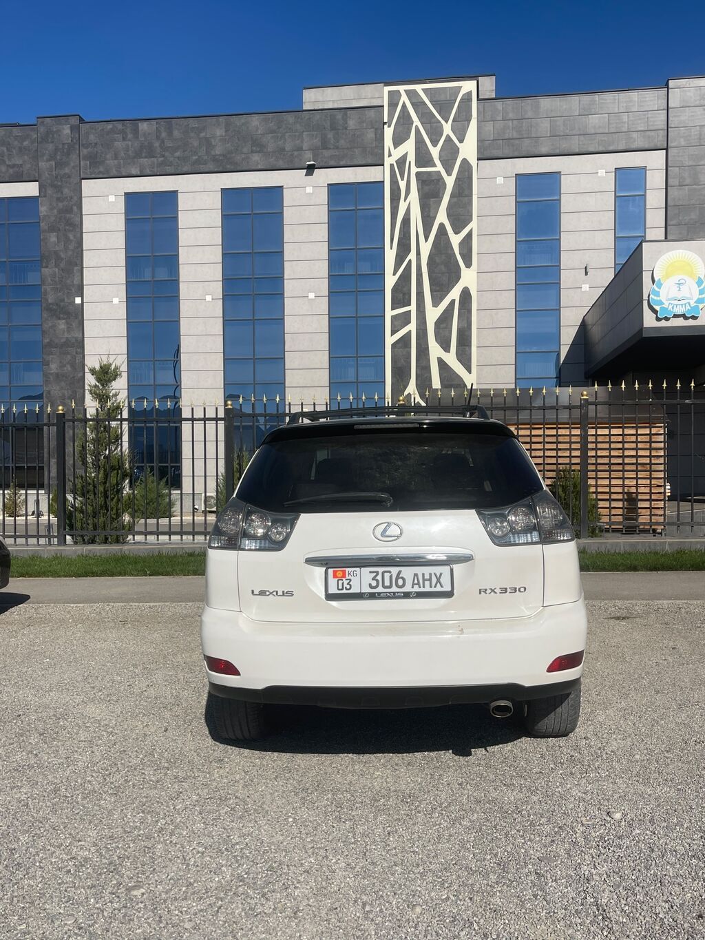 Lexus RX: 2004 г., 3.3 л, Автомат, Бензин, Кроссовер: фото 3