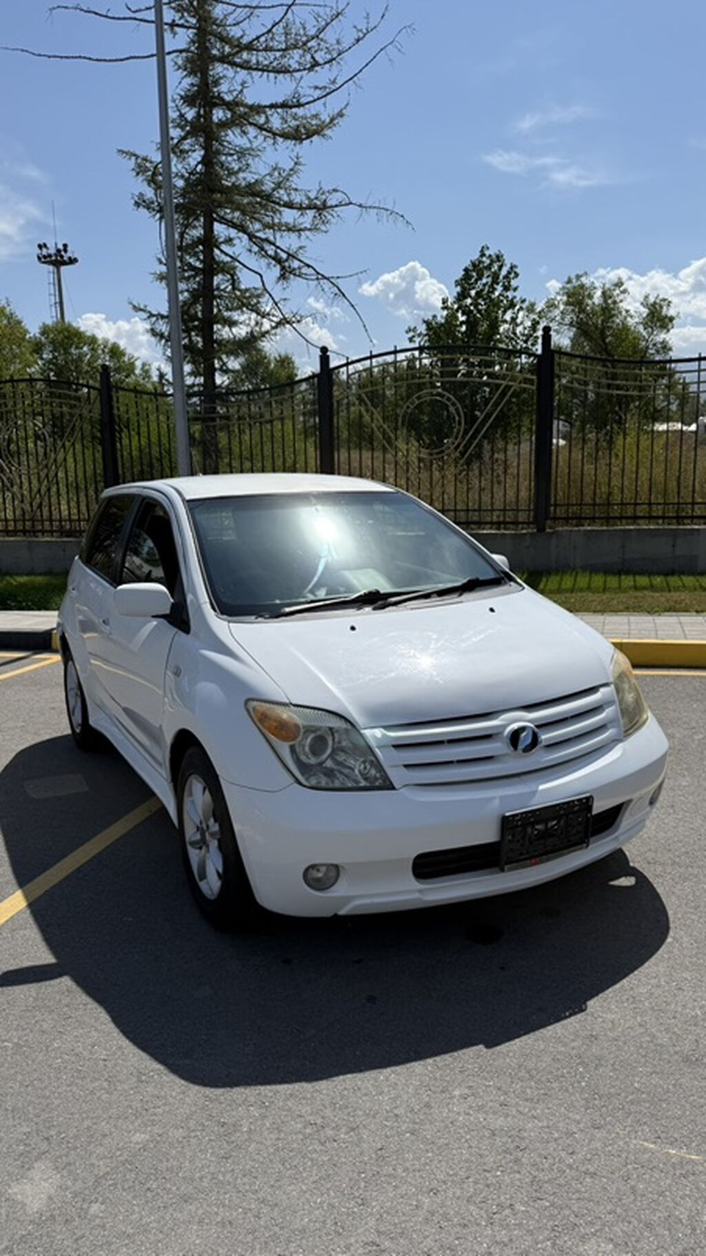 Toyota Ist: 2003 г., 1.5 л, Автомат, Бензин, Хэтчбэк: фото 2