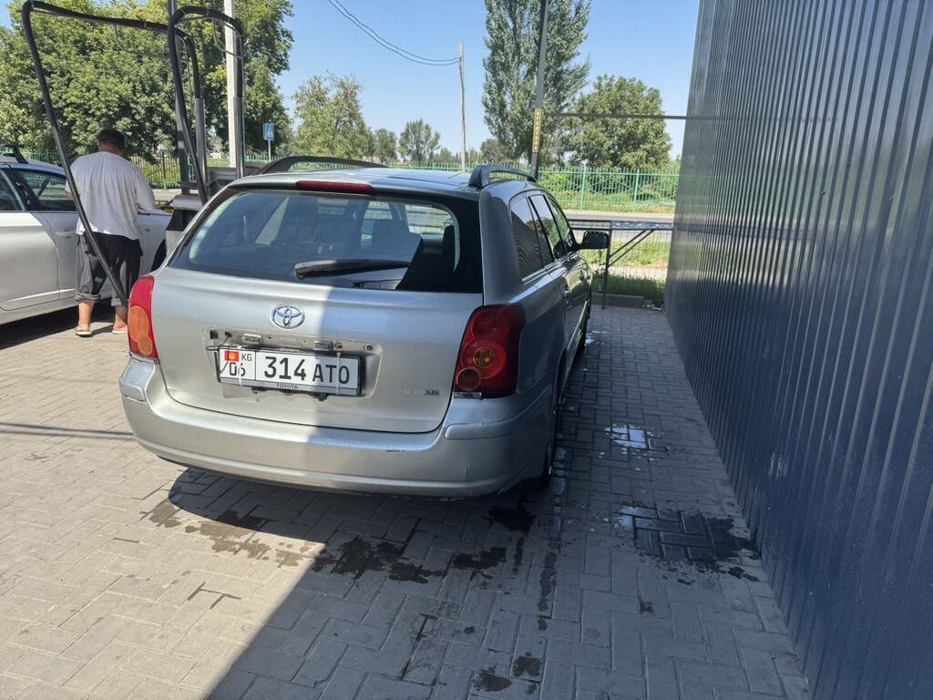 Toyota Avensis: 2003 г., 2 л, Автомат, Бензин, Универсал: фото 5
