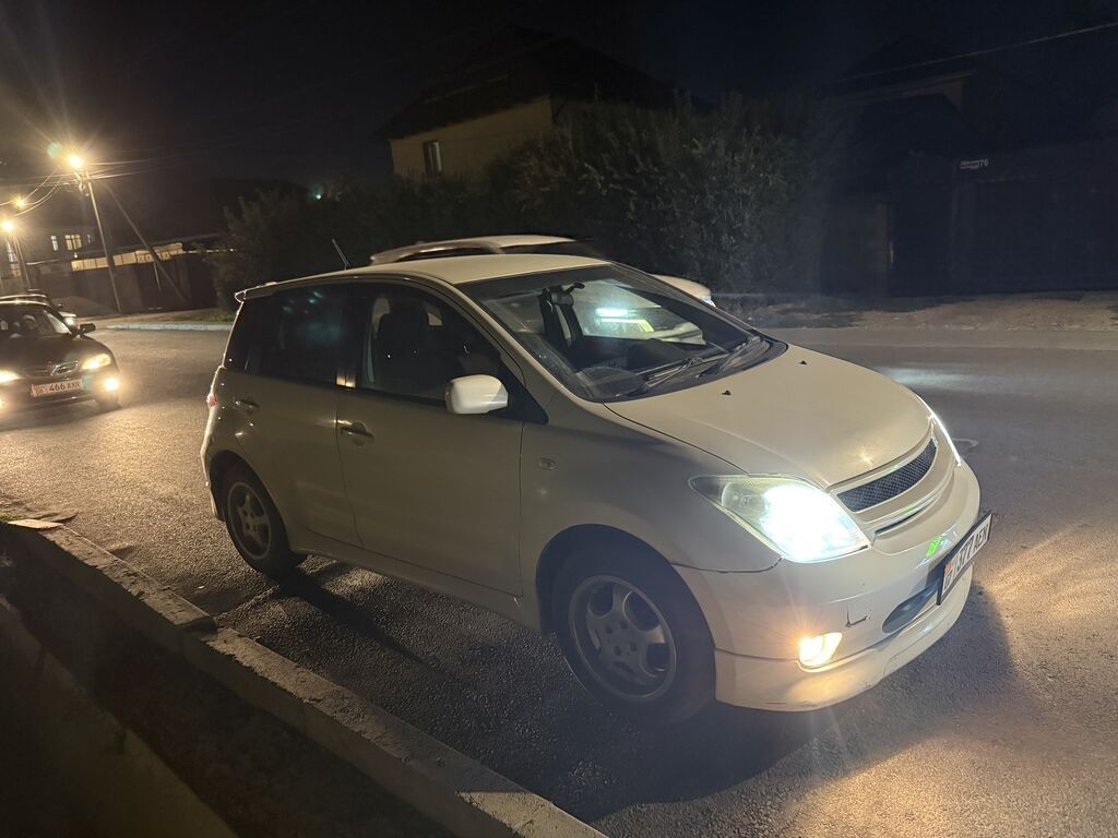 Toyota Ist: 2003 г., 1.5 л, Автомат, Бензин, Хэтчбэк: фото 4