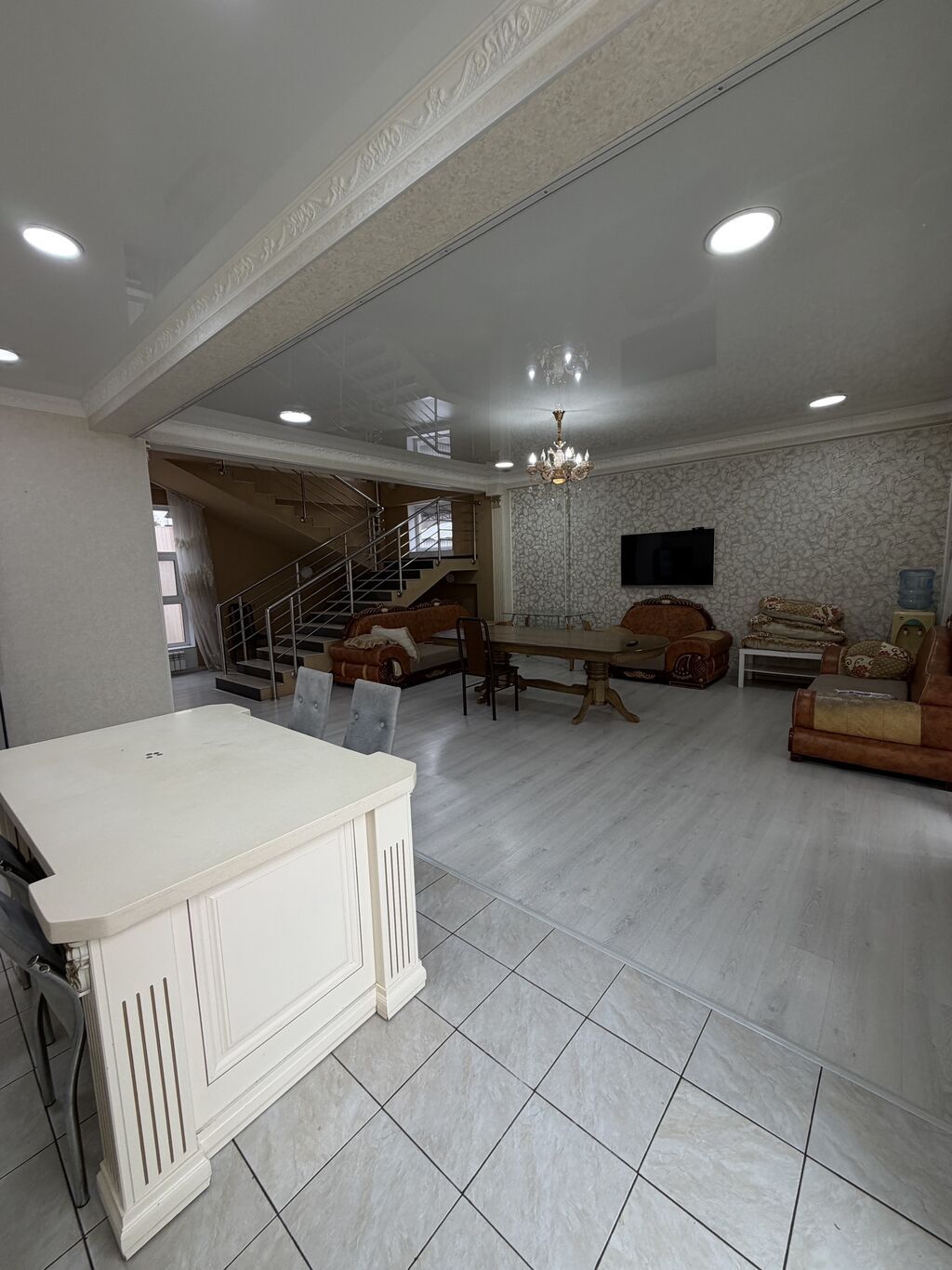 180 м², 4 комнаты, Азия Молл, Без животных: фото 2