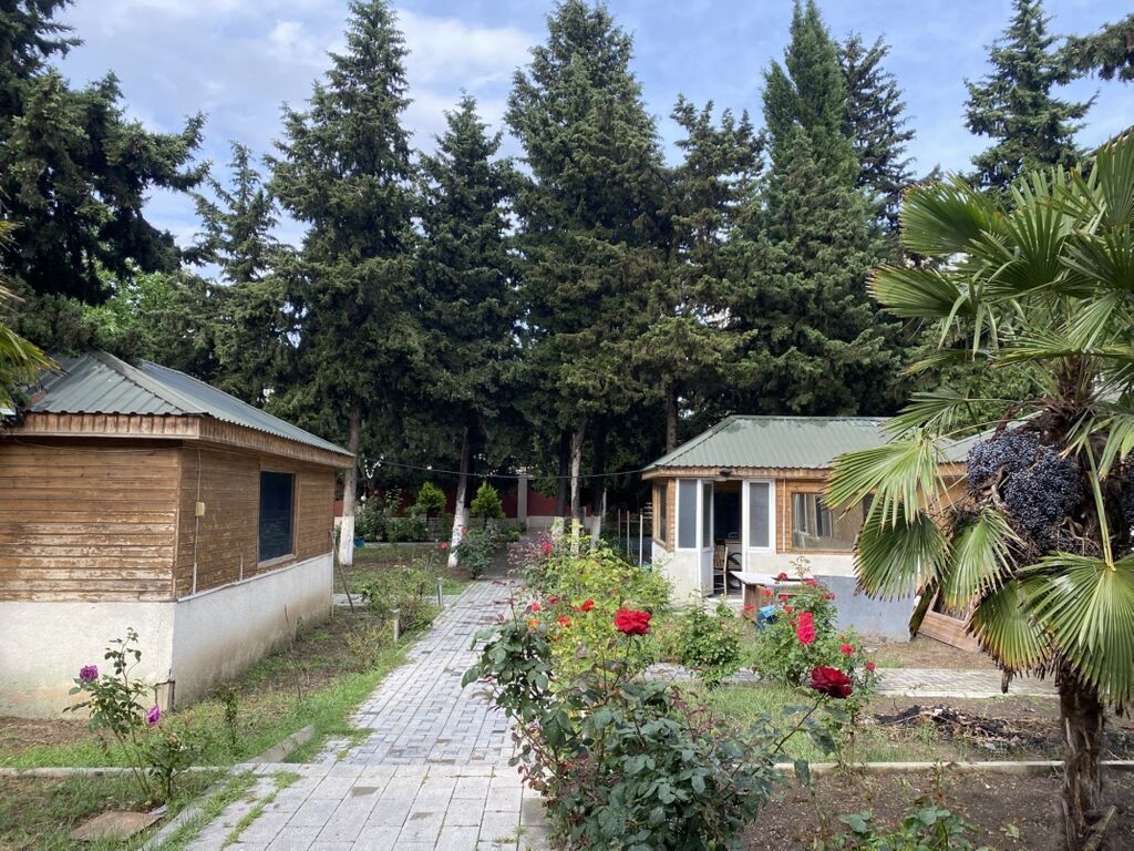 FURQAN AİLƏVİ İSTİRAHƏT MƏRKƏZİ.Restaran 21 sotun içindədir.70-80
