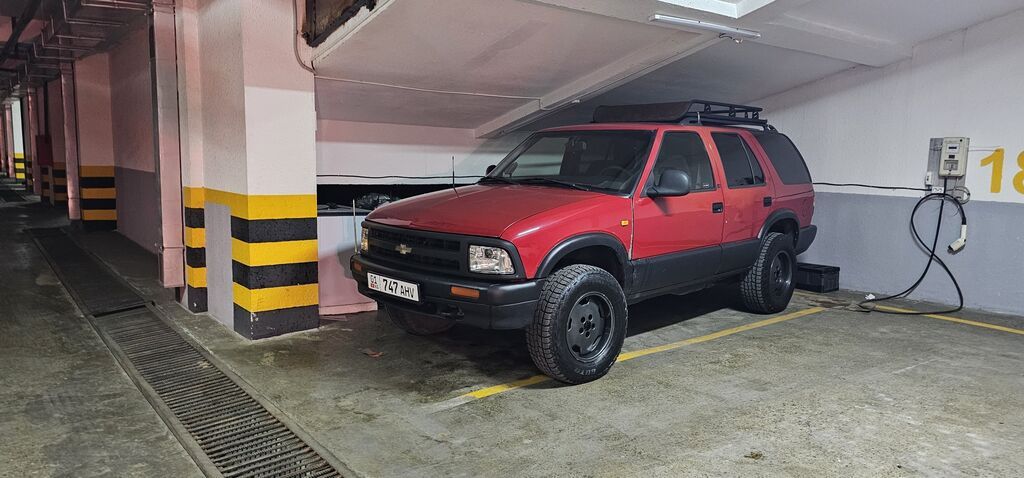 Chevrolet Blazer: 1997 г., 4.3 л, Автомат, Газ, Внедорожник: фото 1