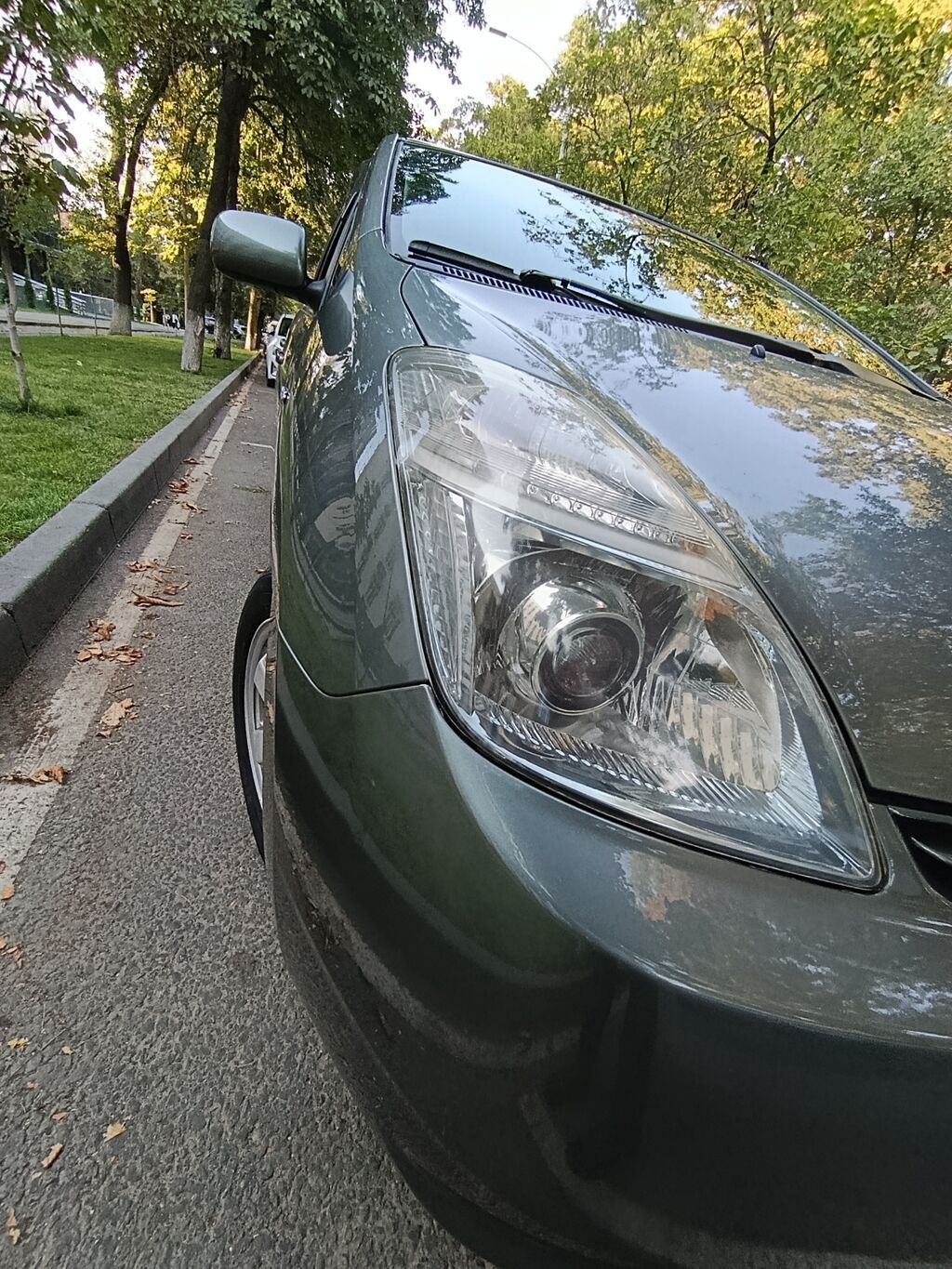 Toyota Prius: 2004 г., Вариатор, Гибрид, Хэтчбэк: фото 4