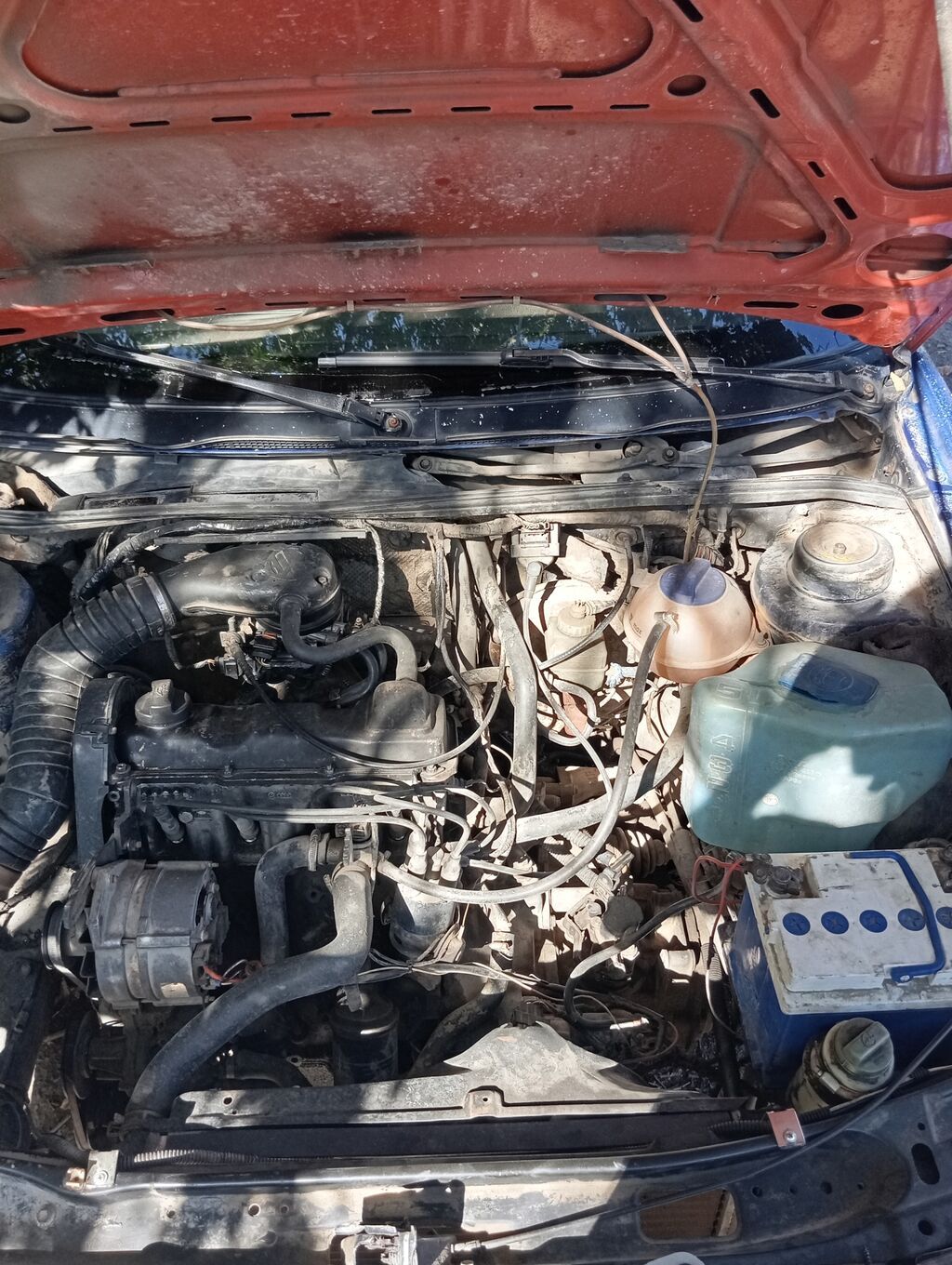 Volkswagen Passat: 1993 г., 1.8 л, Механика, Бензин, Универсал: фото 2