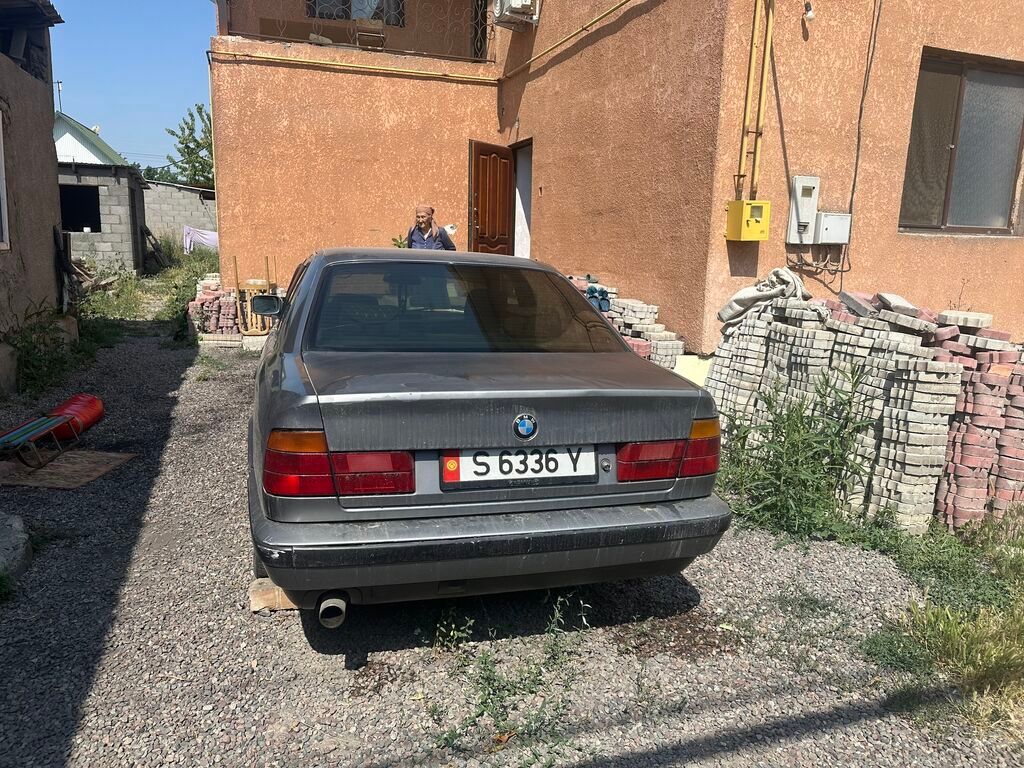 BMW 520: 1991 г., 2 л, Механика, Бензин, Седан: фото 4