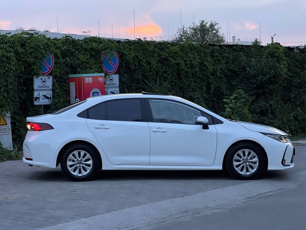 Toyota Corolla: 2022 г., 1.5 л, Автомат, Бензин, Седан: фото 4