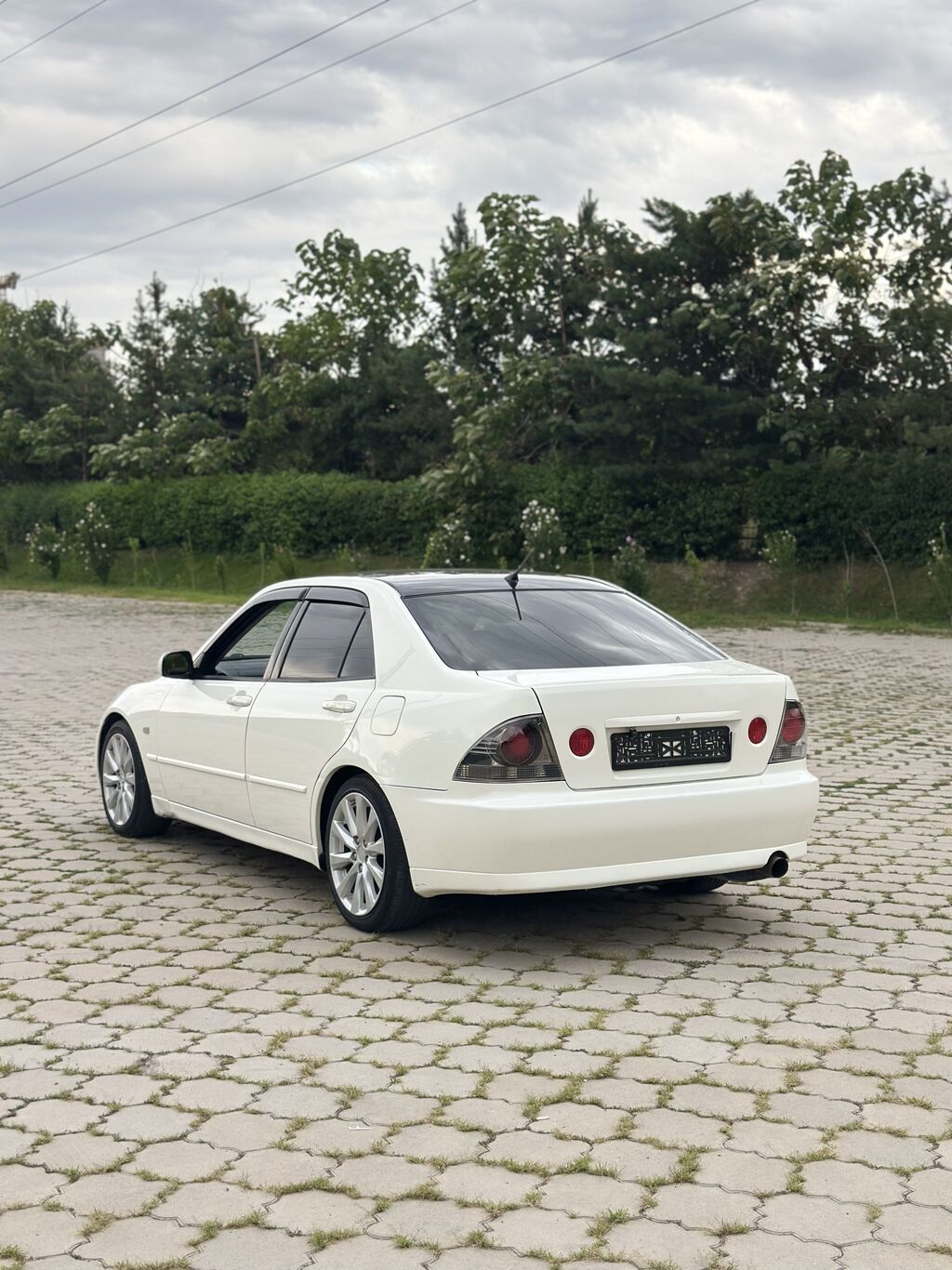 Toyota Altezza: 2004 г., 2 л, Автомат, Бензин, Седан: фото 4