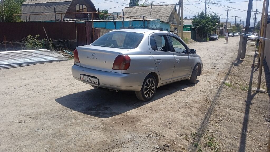Toyota Platz: 2000 г., 1.5 л, Автомат, Бензин, Седан: фото 3