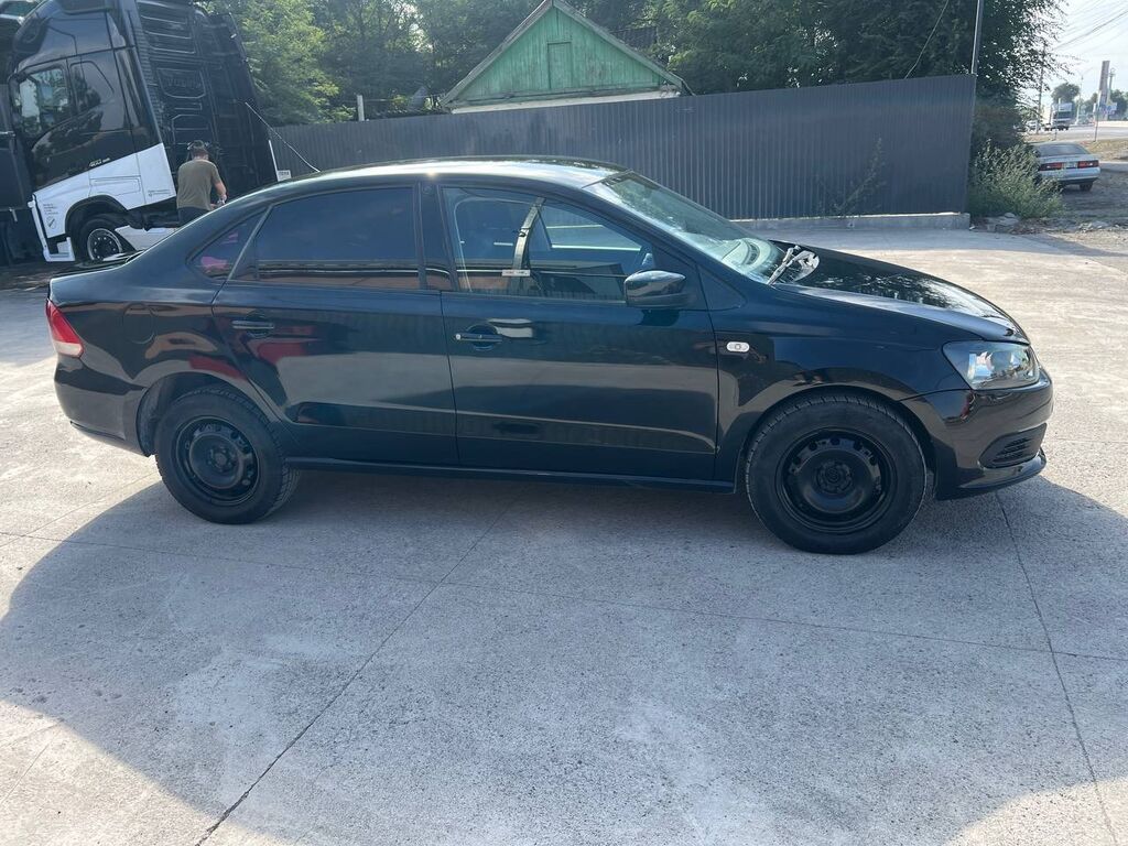 Volkswagen Polo: 2012 г., 1.6 л, Автомат, Бензин, Седан: фото 6