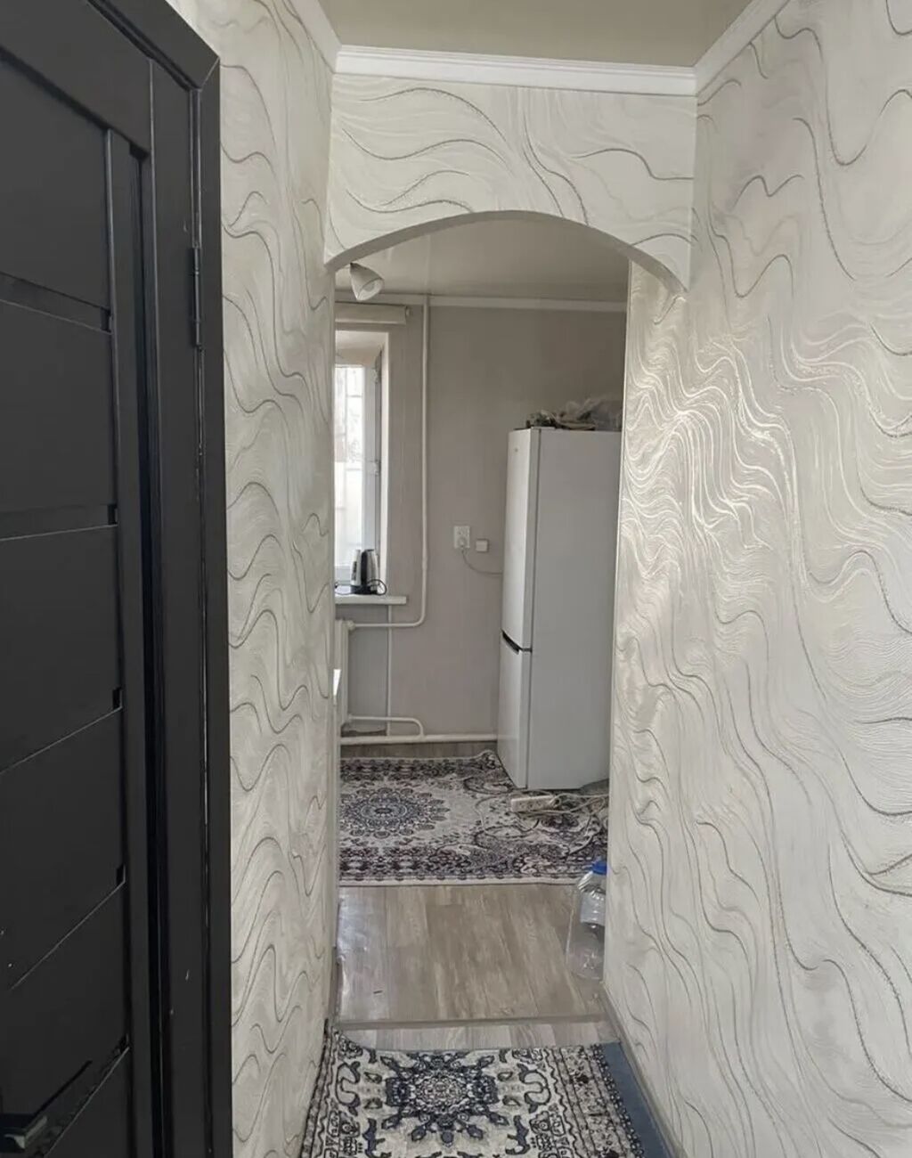 2 комнаты, 43 м², Пишпек 104 серия, 1 этаж, Косметический ремонт: фото 2