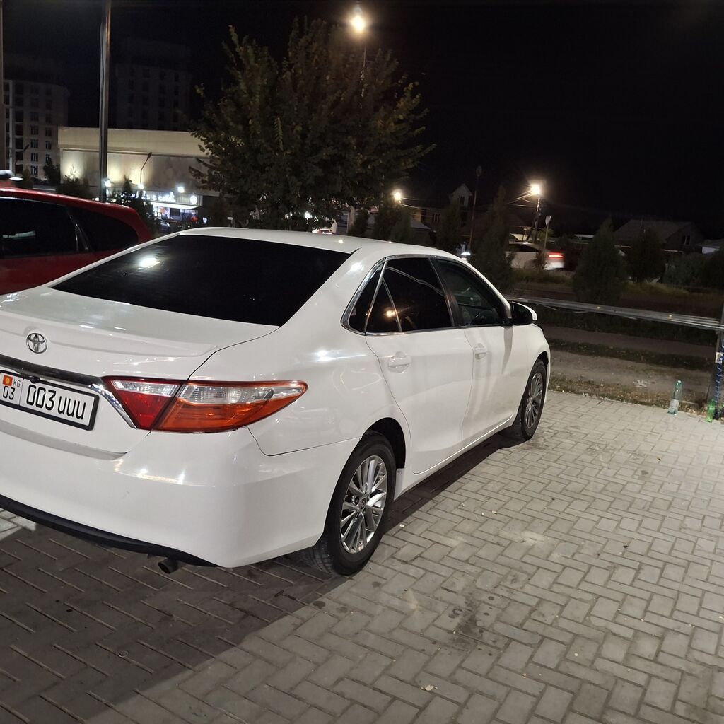 Toyota Camry: 2017 г., Автомат, Седан: фото 3