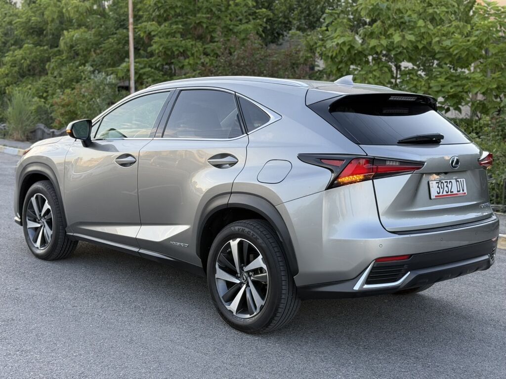 Lexus NX: 2020 г., 2.5 л, Автомат, Гибрид, Кроссовер — фото 4