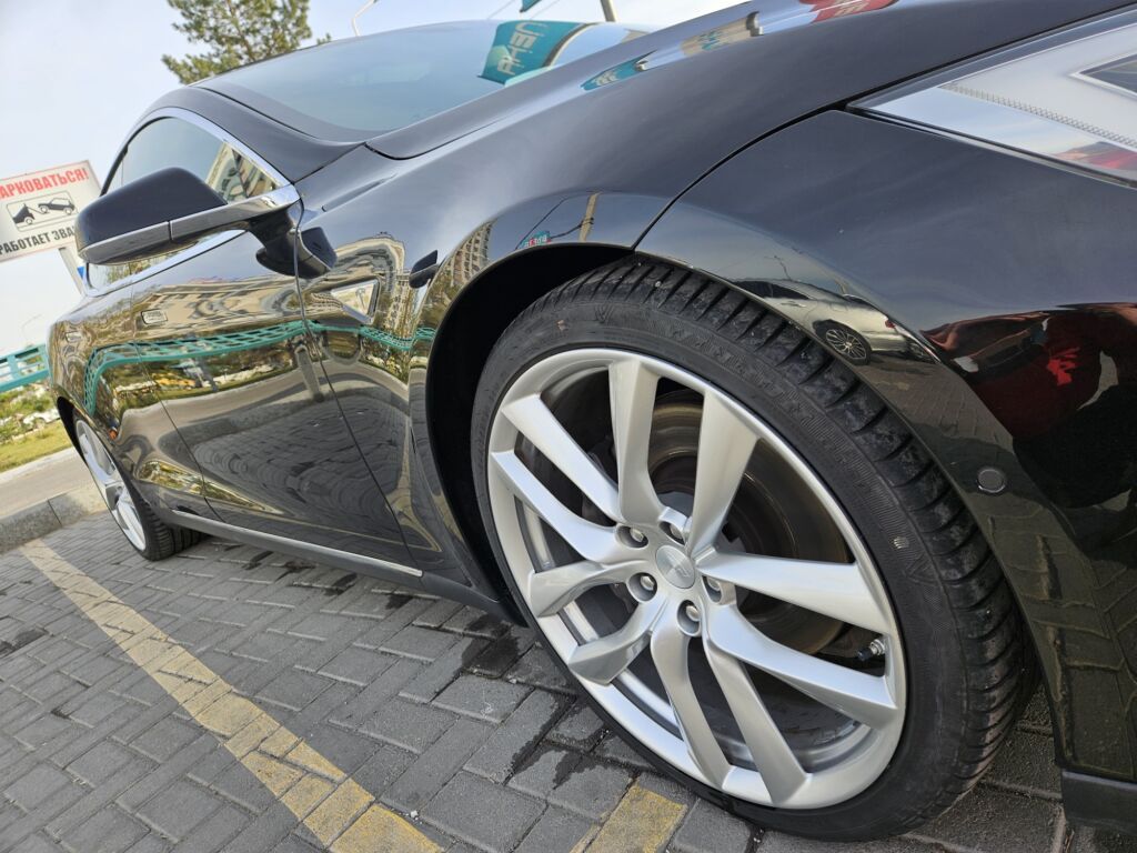 Tesla Model S: 2016 г., Электромобиль, Хэтчбэк: фото 3