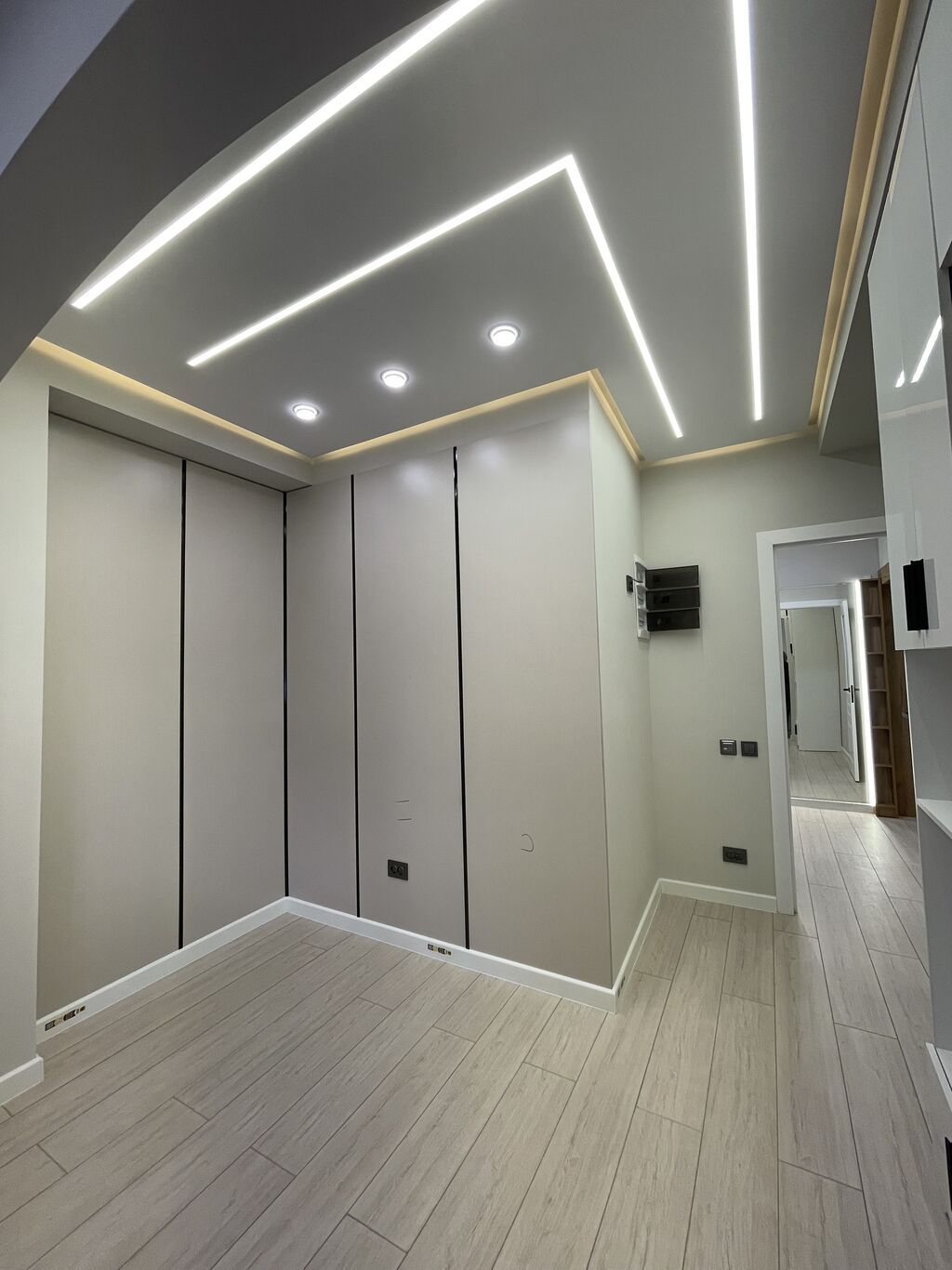 3 комнаты, 83 м², 106 серия улучшенная, 2 этаж, Дизайнерский ремонт