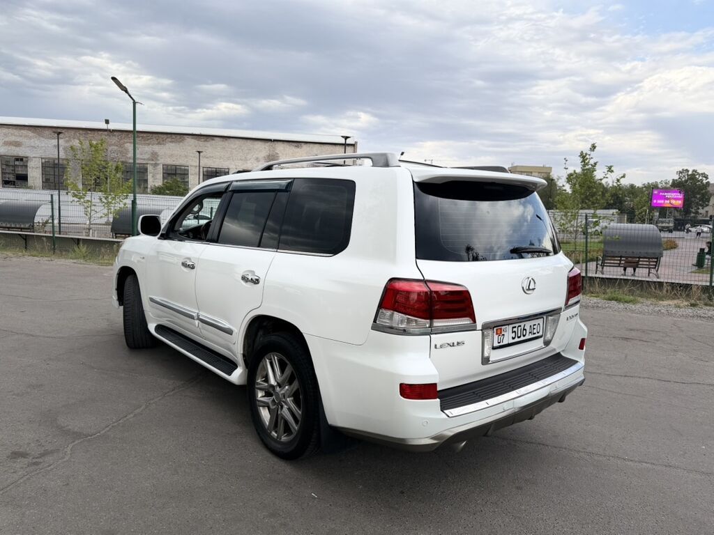 Lexus LX: 2010 г., 5.7 л, Автомат, Бензин, Внедорожник: фото 4