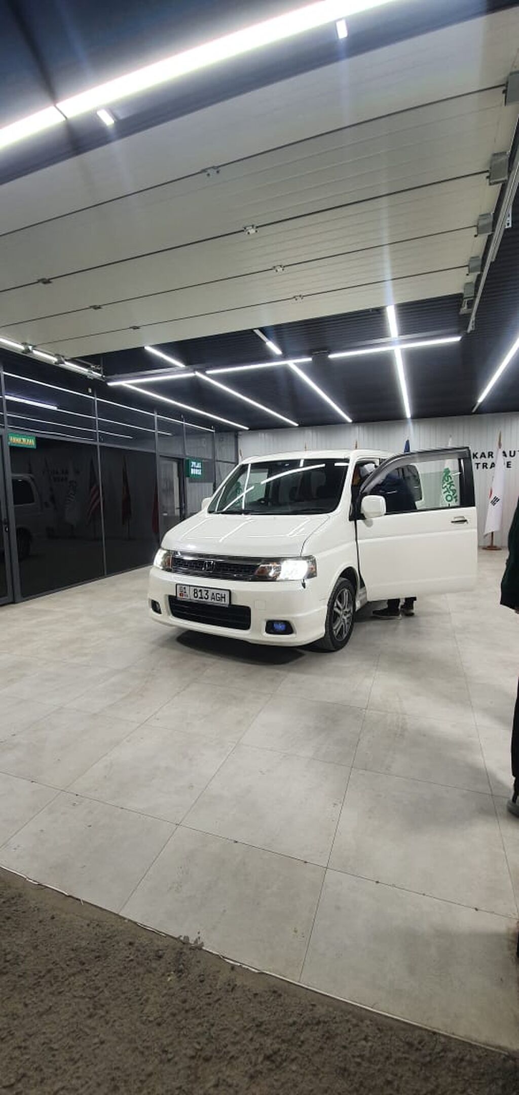Honda Stepwgn: 2005 г., 2 л, Автомат, Бензин, Минивэн: фото 3