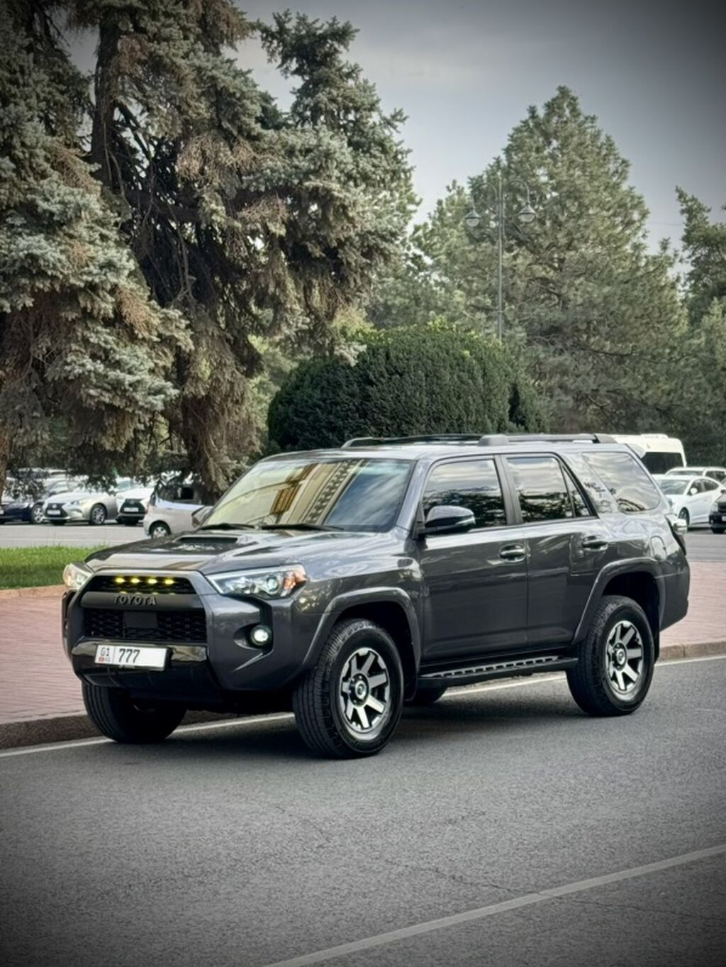Toyota 4Runner: 2020 г., 4 л, Автомат, Бензин, Внедорожник: фото 5